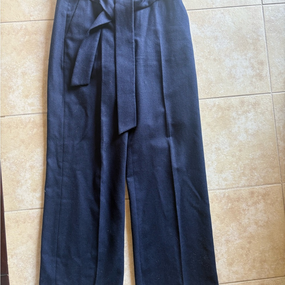 Boden Navy wool paper waist trousers. Size 4R